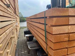 Ca. 13x Douglas Balken Fijnbezaagd, 75x175mm, lengte 300cm